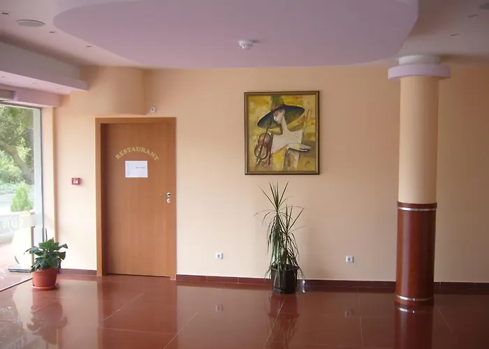 Отель Sunset 3*